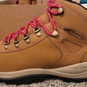 Columbia Boots!  BRAND NEW!